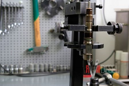 Работа с форсунками Крупный план форсунки
